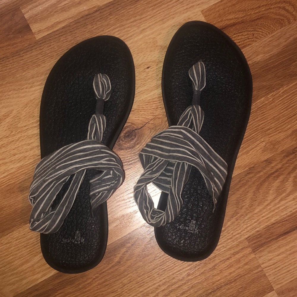 Sanuk foam sandals